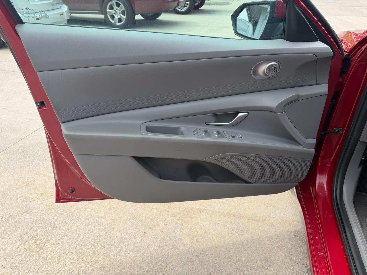 Hyundai Elantra SEL IVT *Ltd Avail* 2021