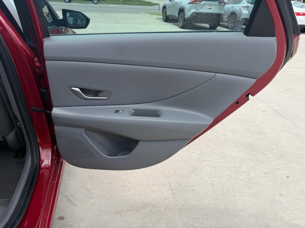 Hyundai Elantra SEL IVT *Ltd Avail* 2021