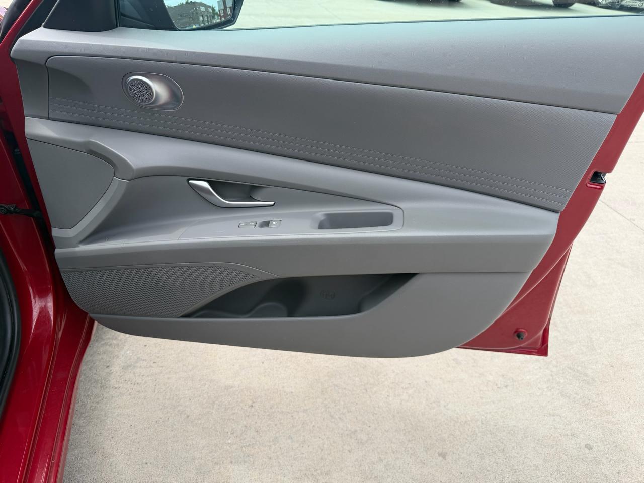 Hyundai Elantra SEL IVT *Ltd Avail* 2021