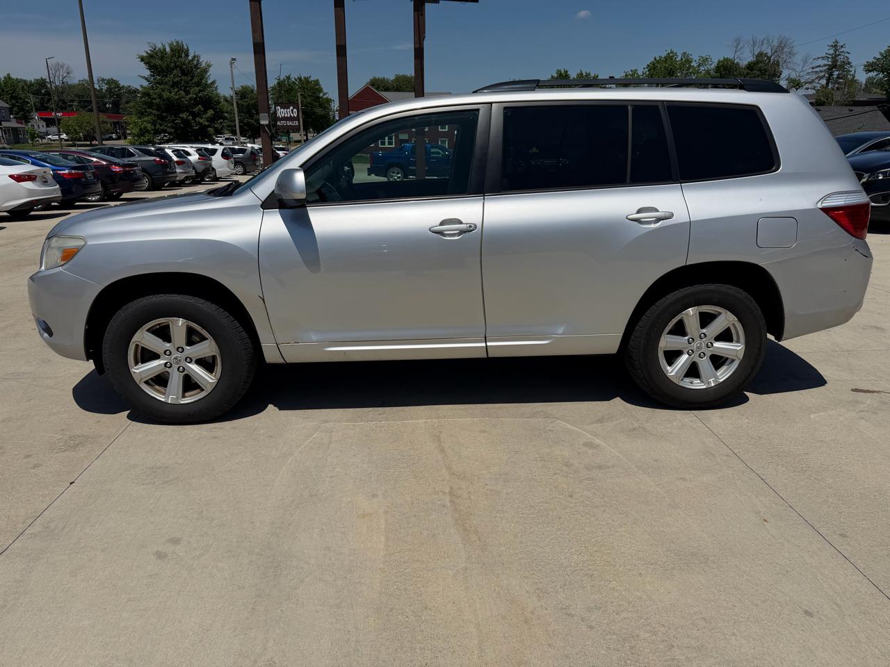 Toyota Highlander Base 2010