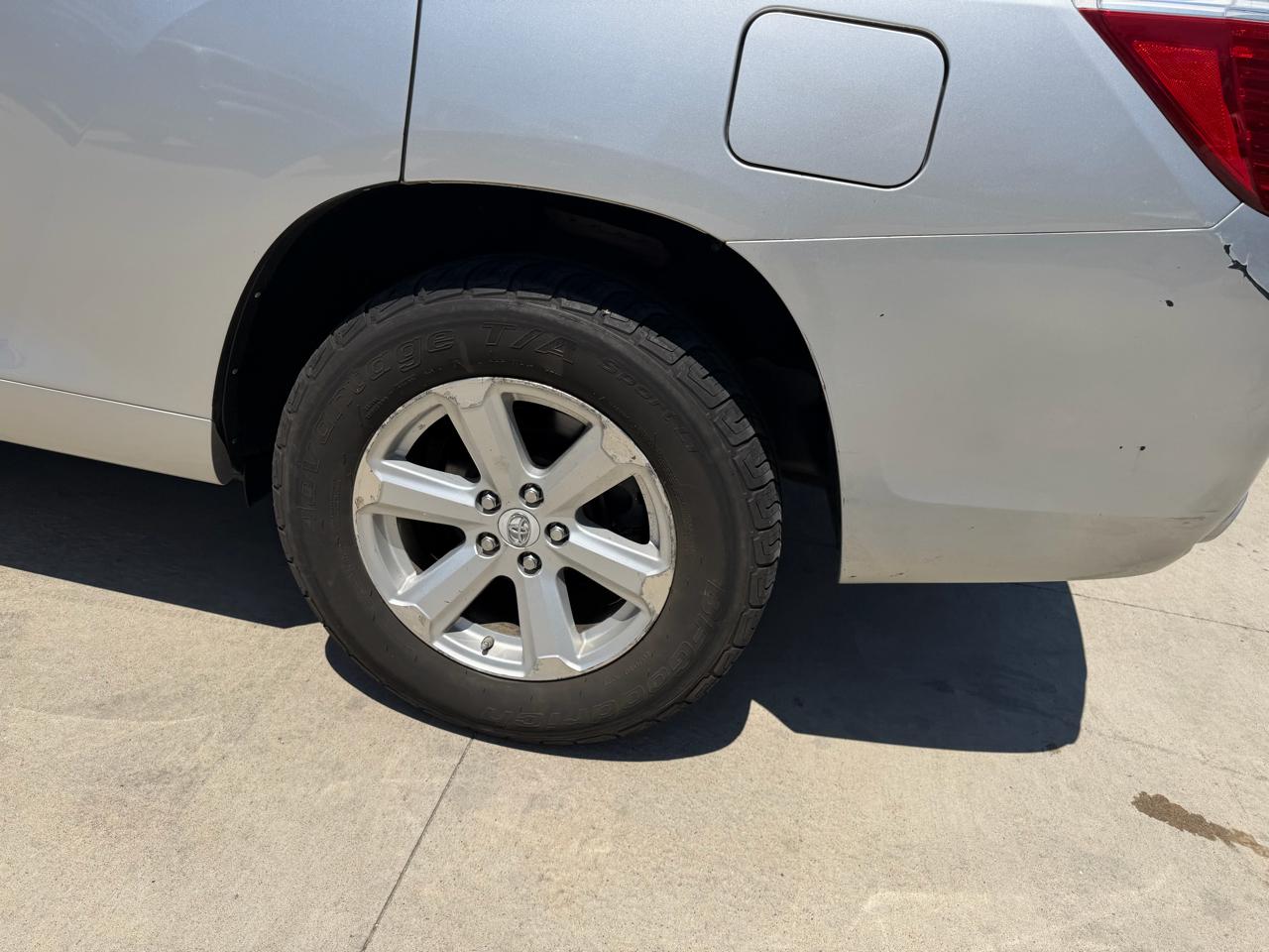 Toyota Highlander Base 2010