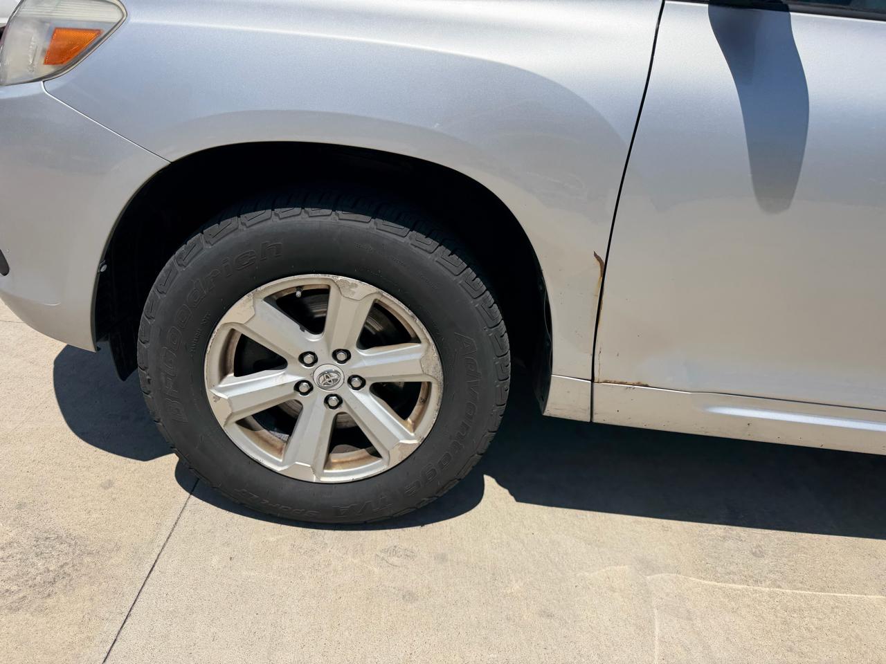 Toyota Highlander Base 2010