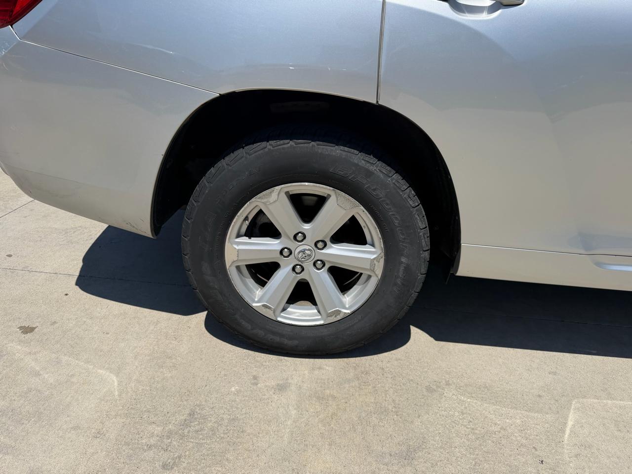 Toyota Highlander Base 2010