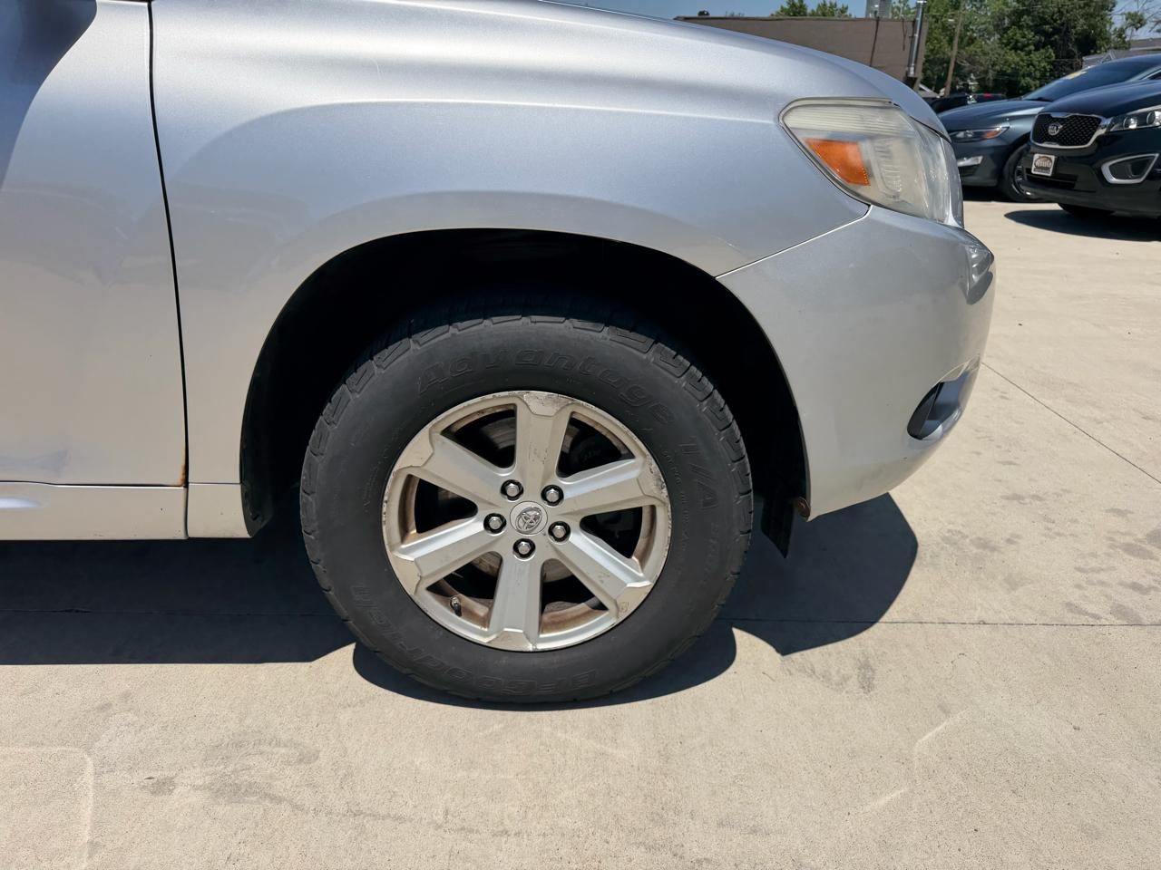 Toyota Highlander Base 2010