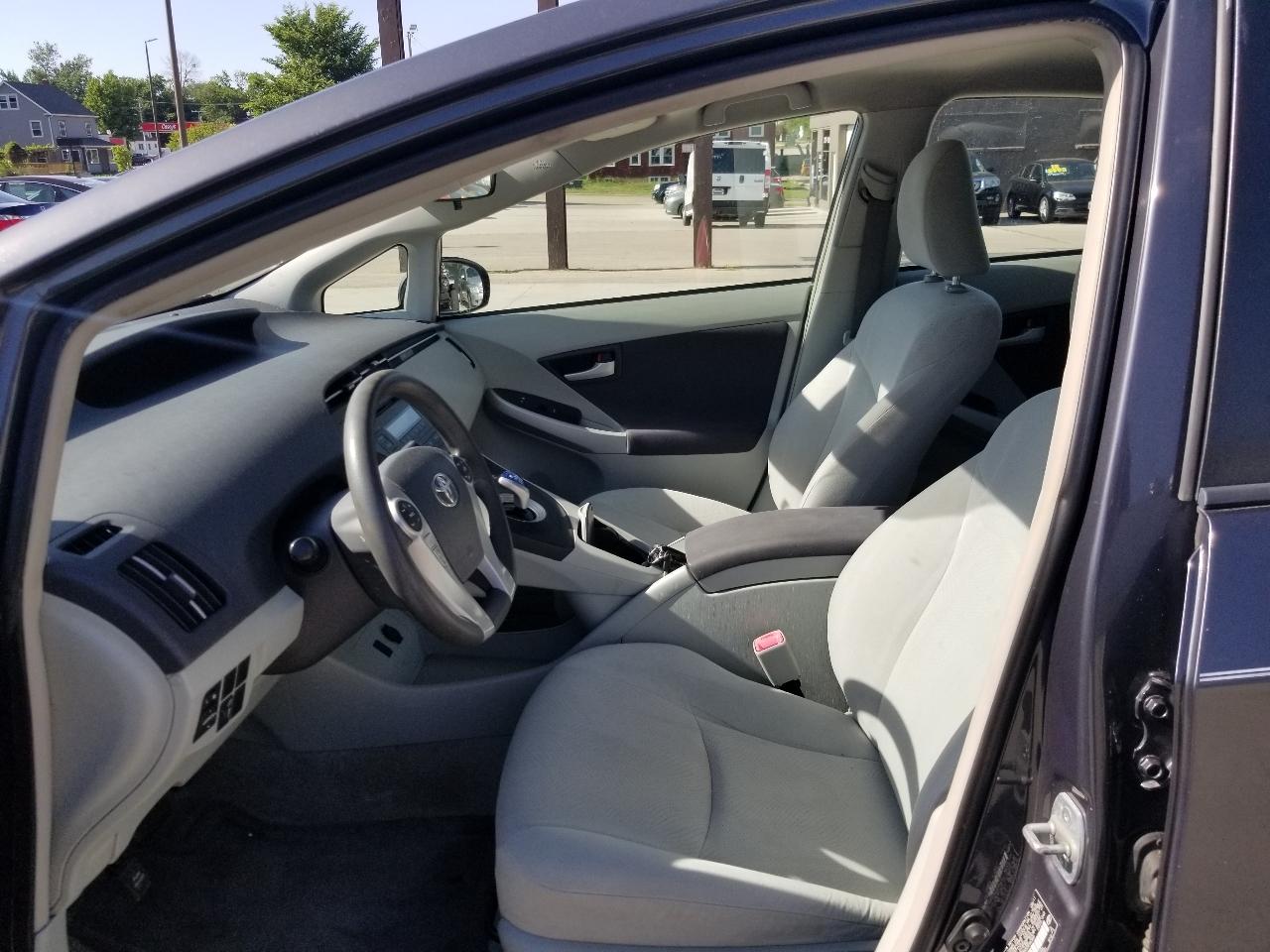 Toyota Prius 5dr HB III (Natl) 2011