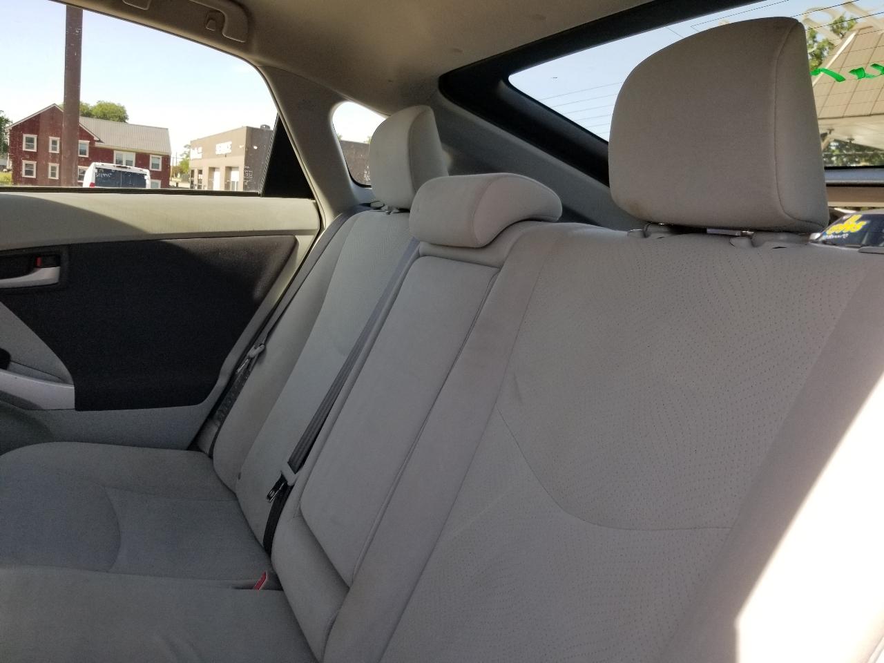 Toyota Prius 5dr HB III (Natl) 2011