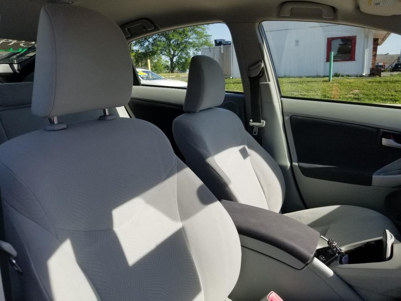 Toyota Prius 5dr HB III (Natl) 2011