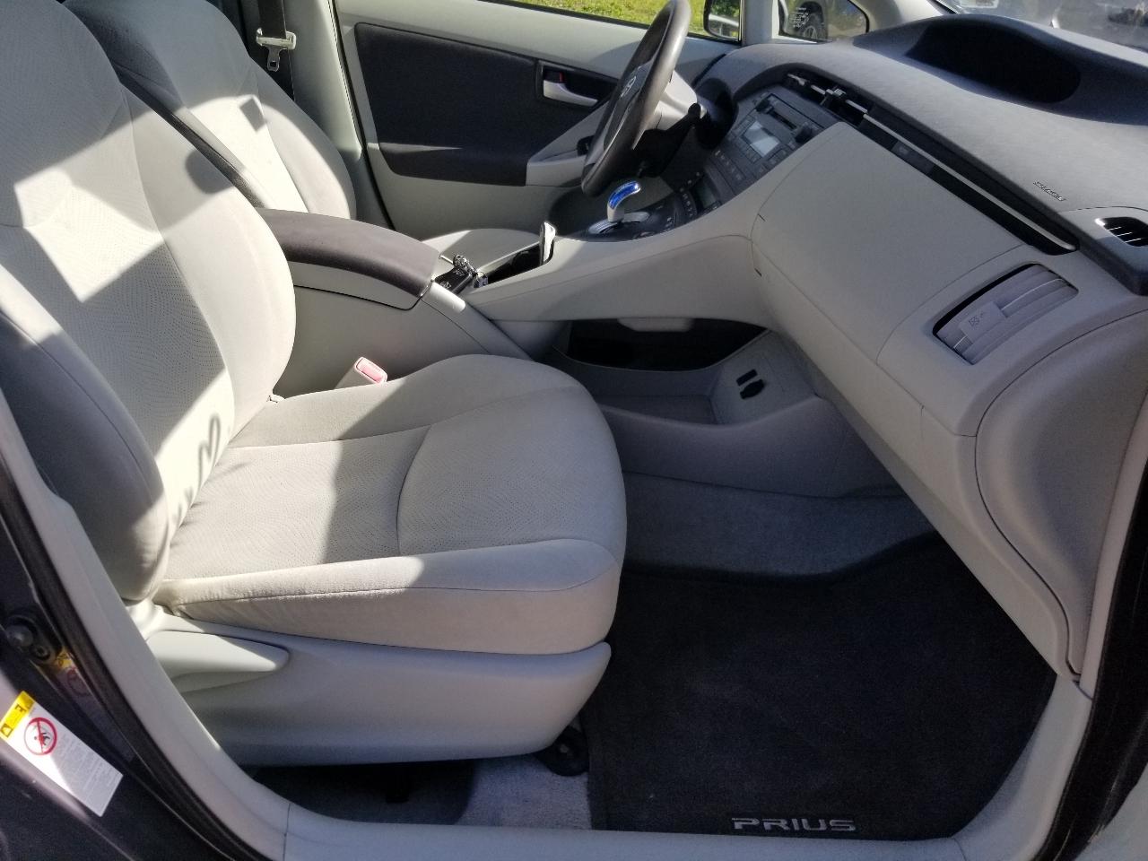 Toyota Prius 5dr HB III (Natl) 2011