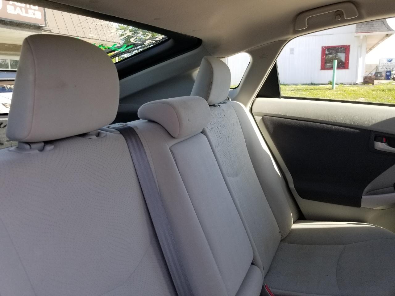 Toyota Prius 5dr HB III (Natl) 2011