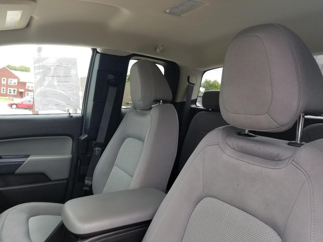 Chevrolet Colorado 2WD Ext Cab 128.3" WT 2017
