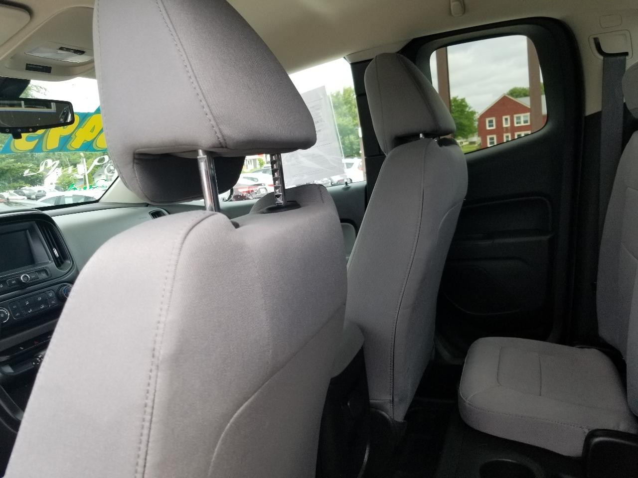 Chevrolet Colorado 2WD Ext Cab 128.3" WT 2017