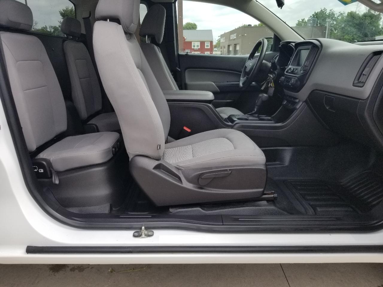 Chevrolet Colorado 2WD Ext Cab 128.3" WT 2017