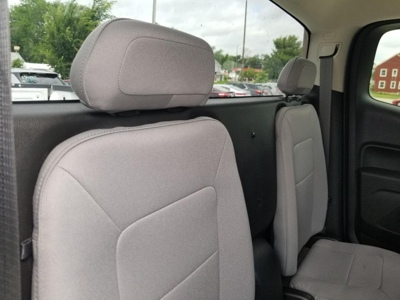 Chevrolet Colorado 2WD Ext Cab 128.3" WT 2017