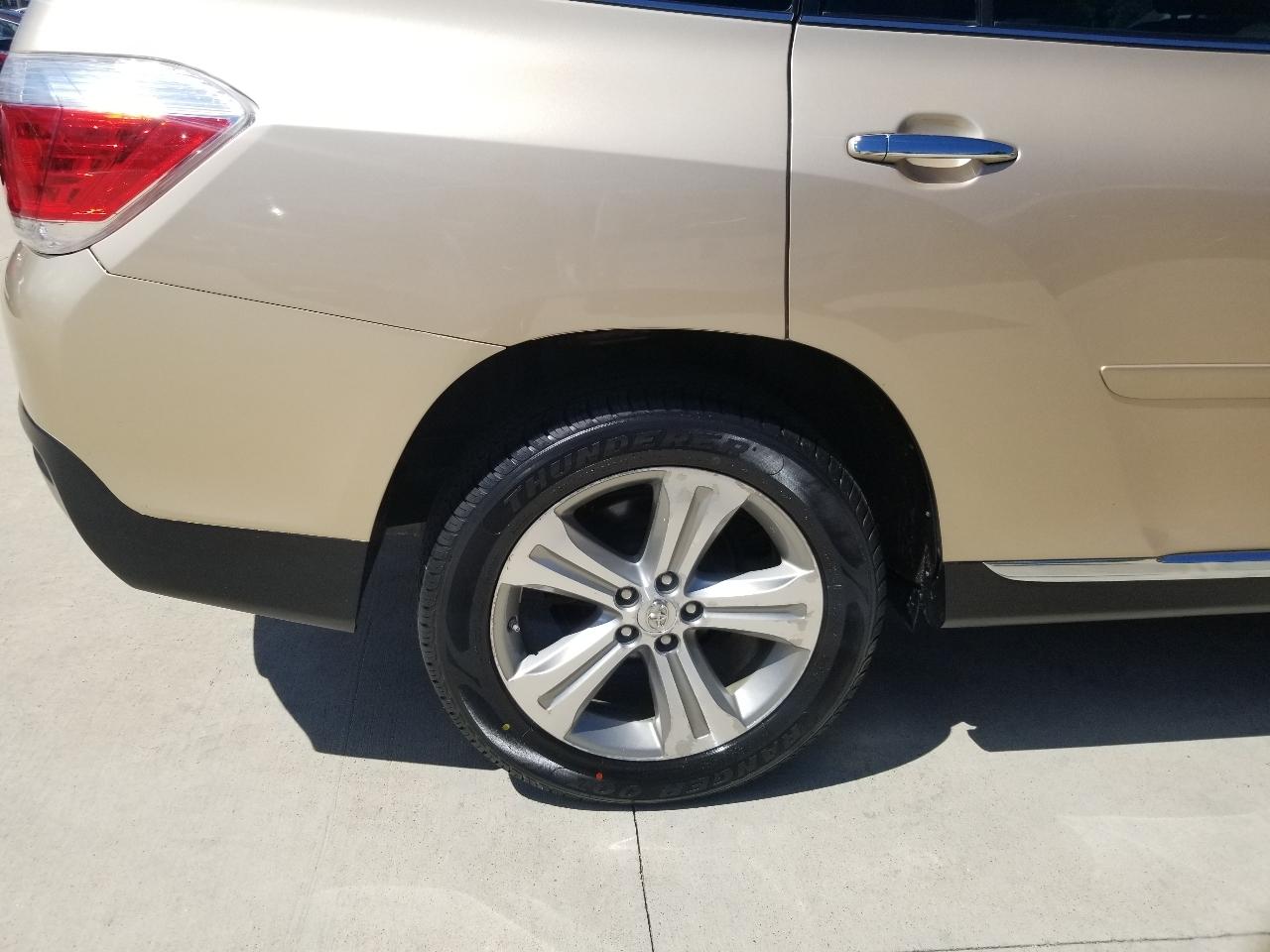 Toyota Highlander 4WD 4dr V6 Limited (Natl) 2012