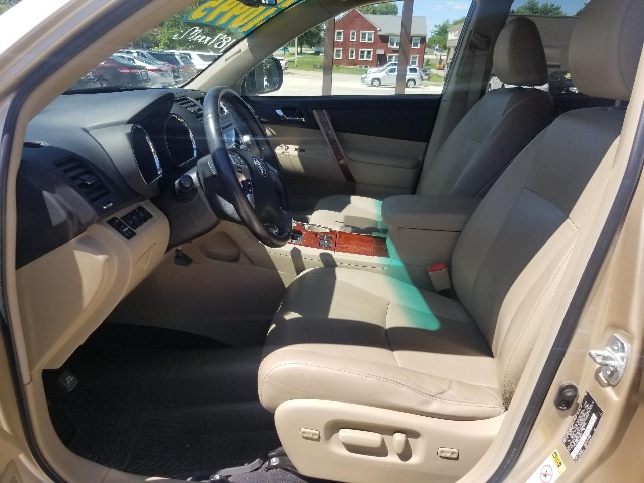 Toyota Highlander 4WD 4dr V6 Limited (Natl) 2012