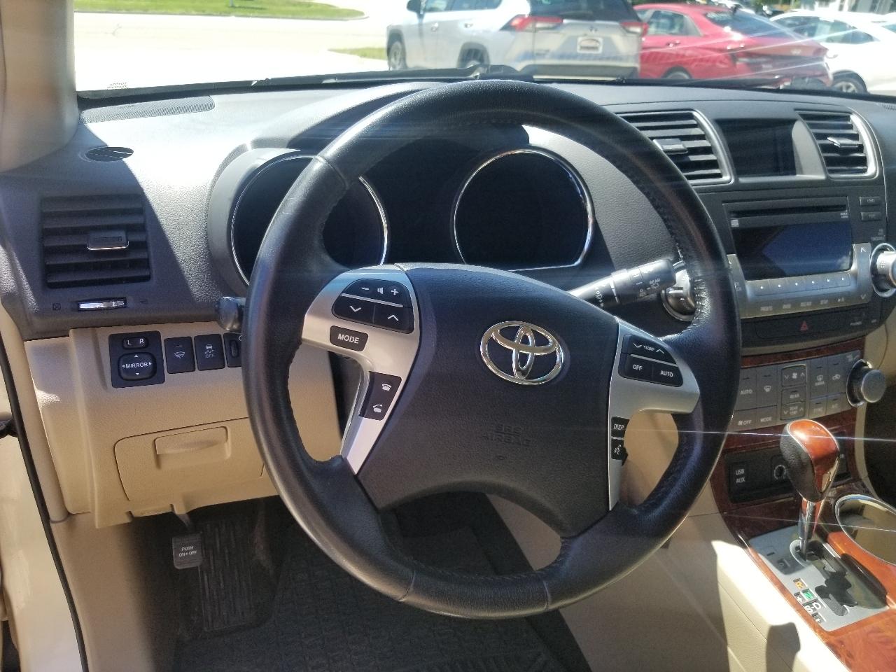 Toyota Highlander 4WD 4dr V6 Limited (Natl) 2012