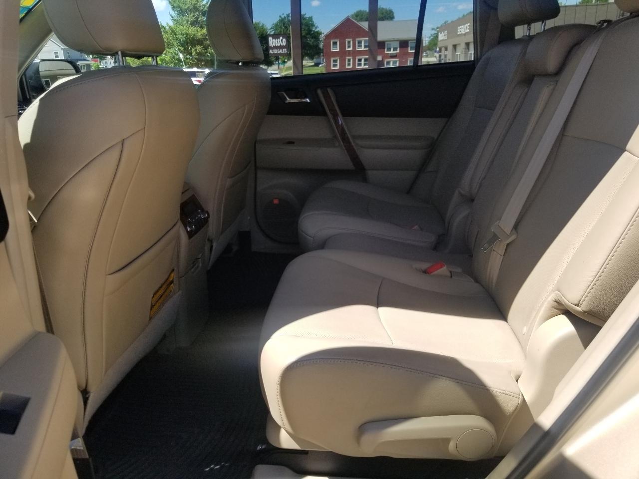 Toyota Highlander 4WD 4dr V6 Limited (Natl) 2012