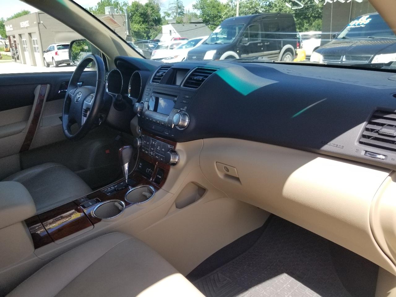 Toyota Highlander 4WD 4dr V6 Limited (Natl) 2012