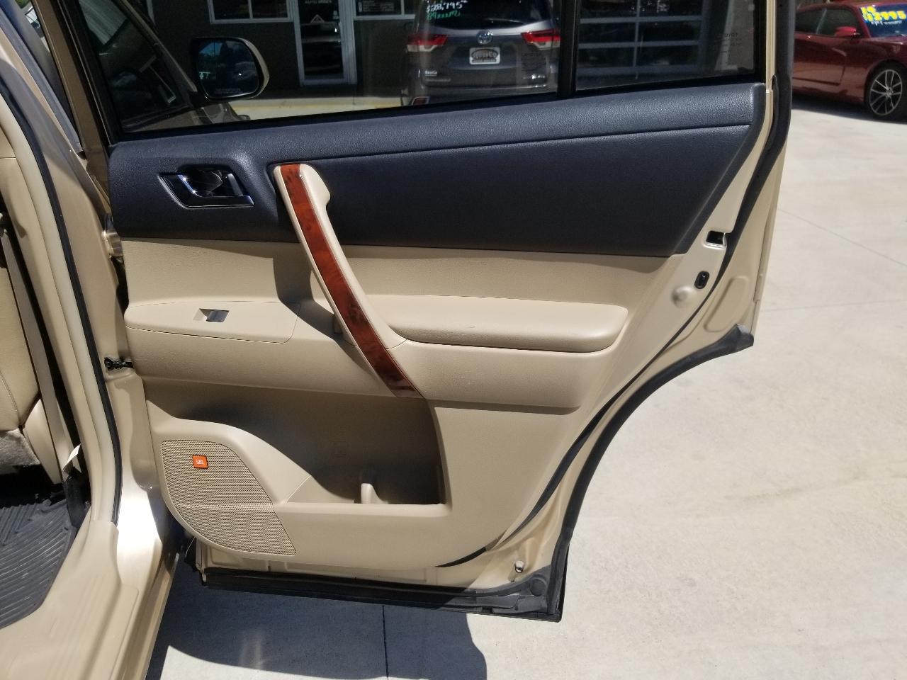 Toyota Highlander 4WD 4dr V6 Limited (Natl) 2012