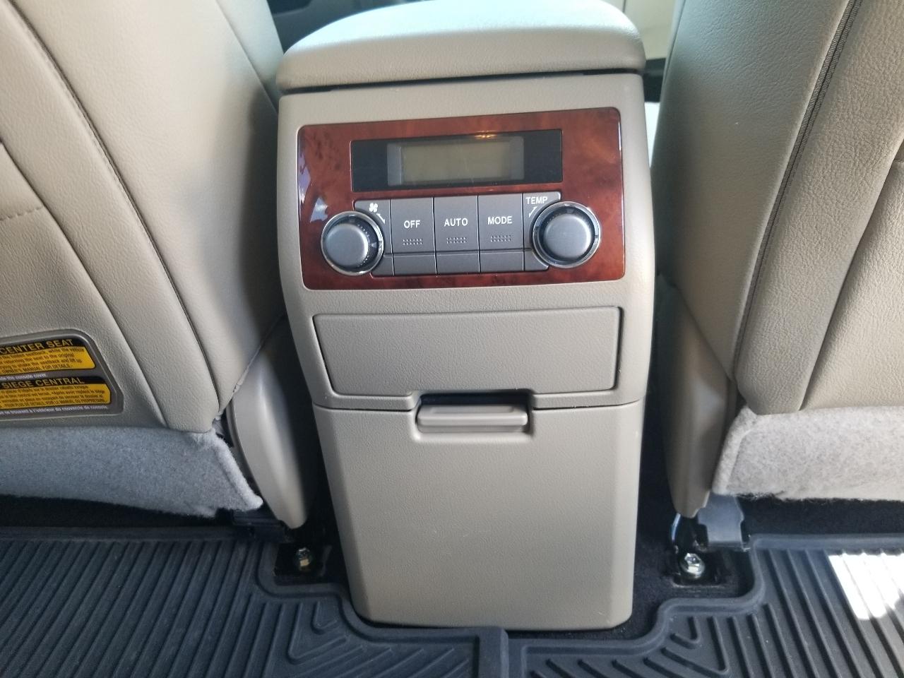 Toyota Highlander 4WD 4dr V6 Limited (Natl) 2012