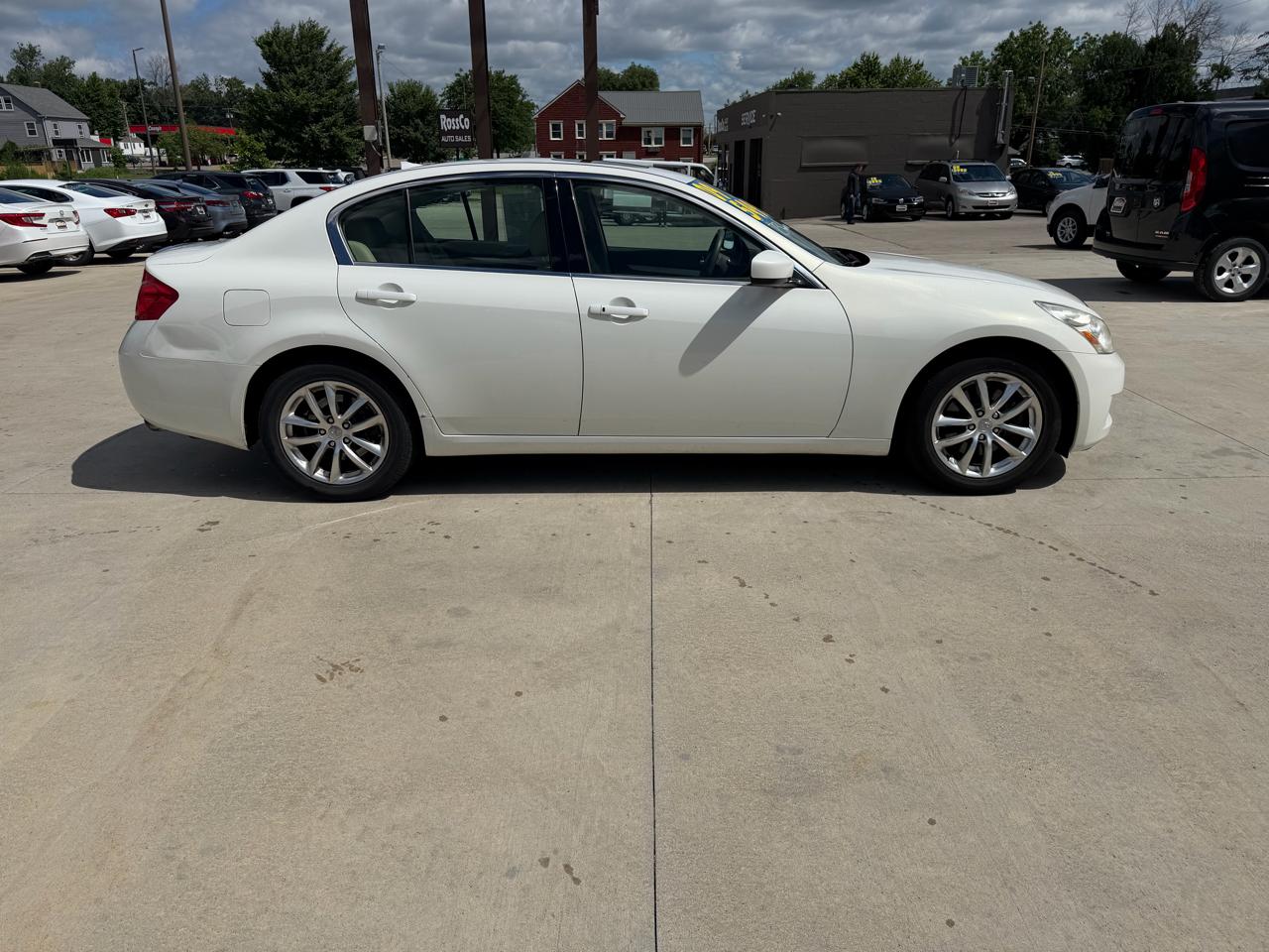 Infiniti G37 Sedan 4dr x AWD 2009