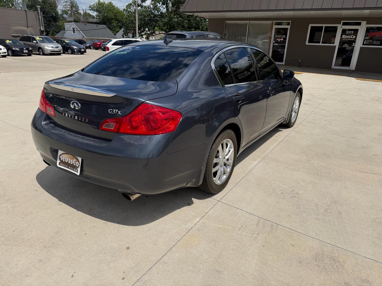 Infiniti G37 Sedan 4dr x AWD 2009