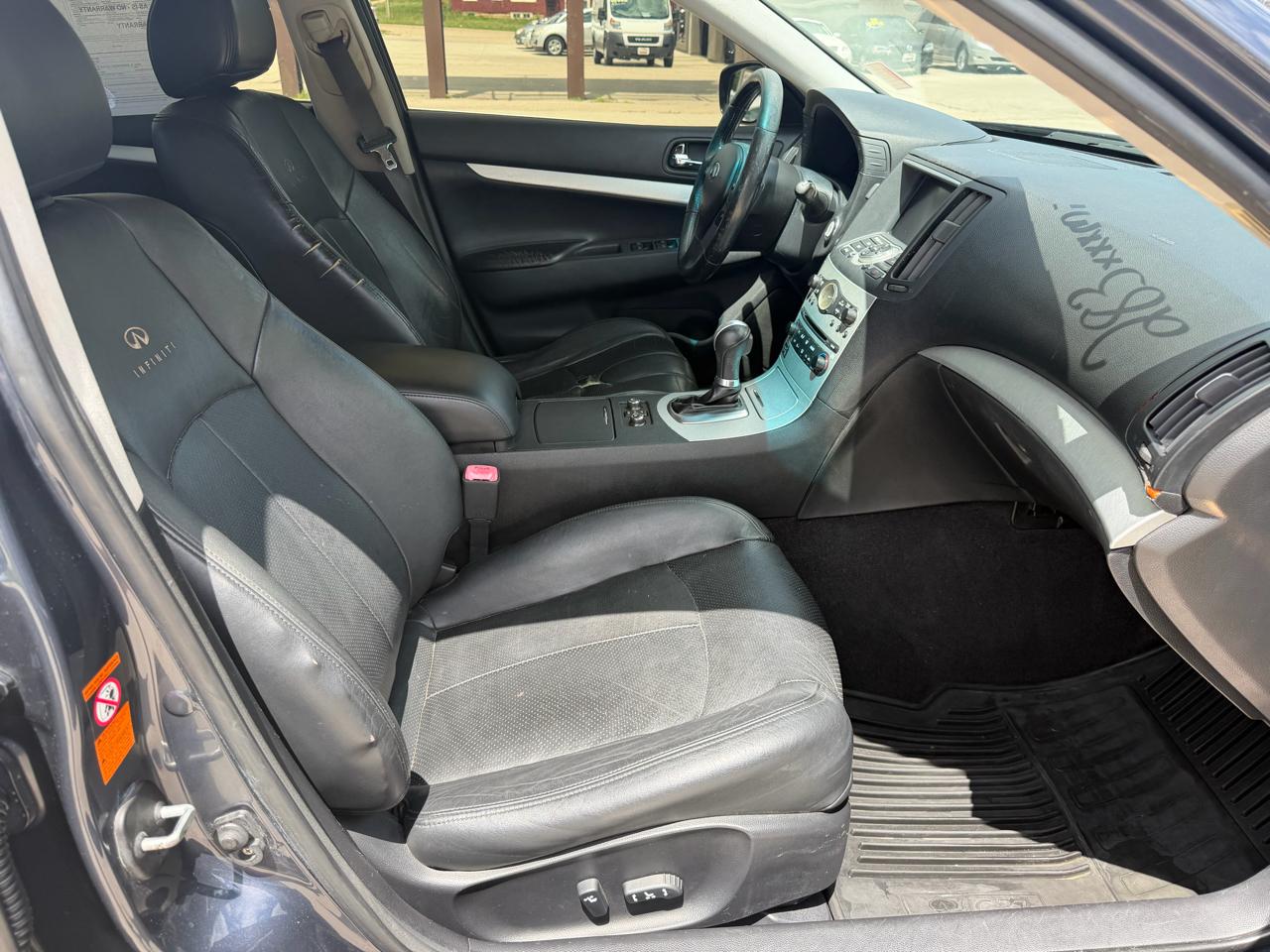 Infiniti G37 Sedan 4dr x AWD 2009