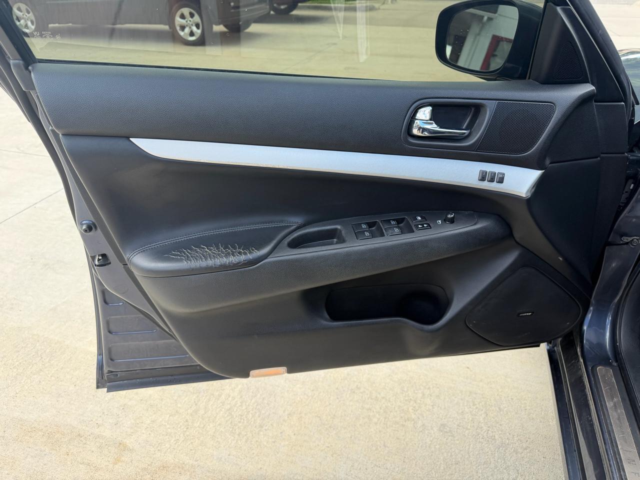 Infiniti G37 Sedan 4dr x AWD 2009