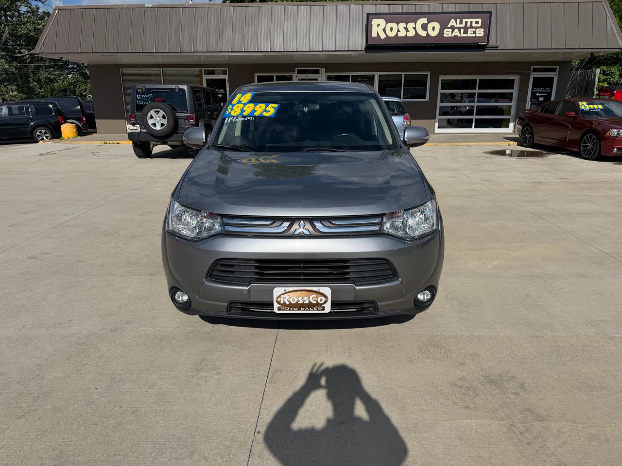 Mitsubishi Outlander 2WD 4dr SE 2014