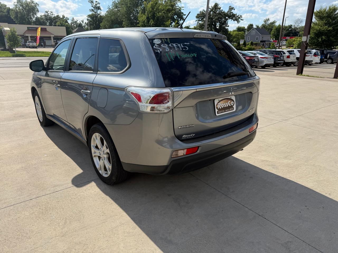 Mitsubishi Outlander 2WD 4dr SE 2014