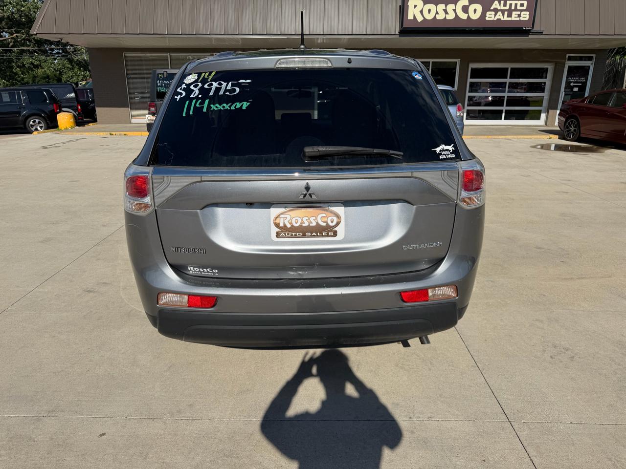 Mitsubishi Outlander 2WD 4dr SE 2014