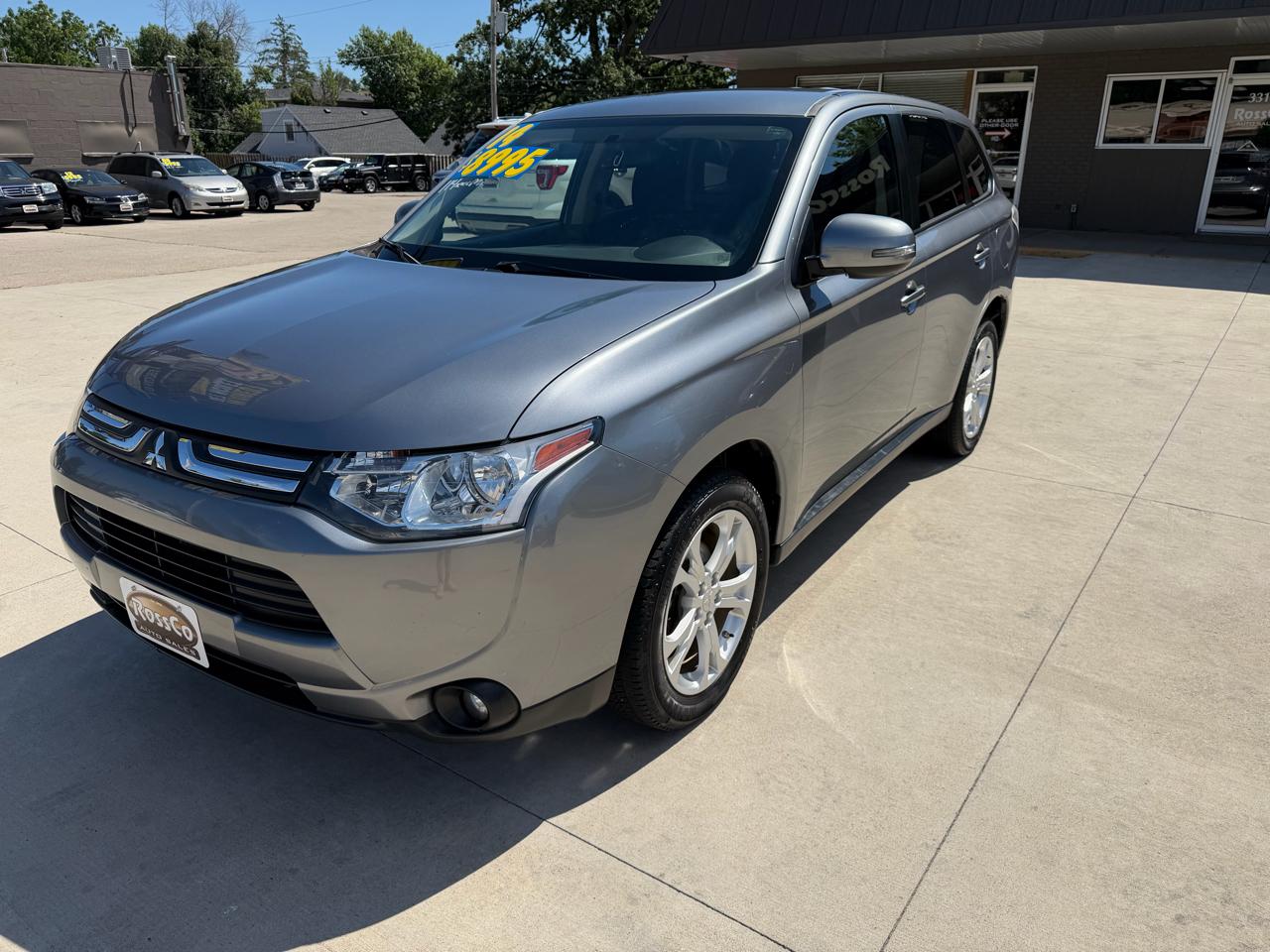 Mitsubishi Outlander 2WD 4dr SE 2014