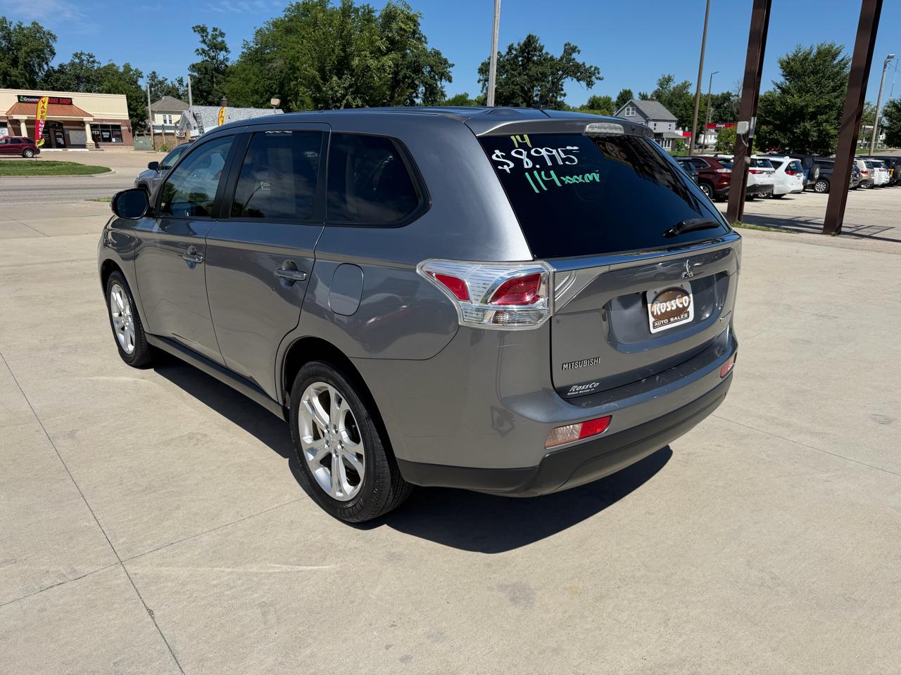Mitsubishi Outlander 2WD 4dr SE 2014