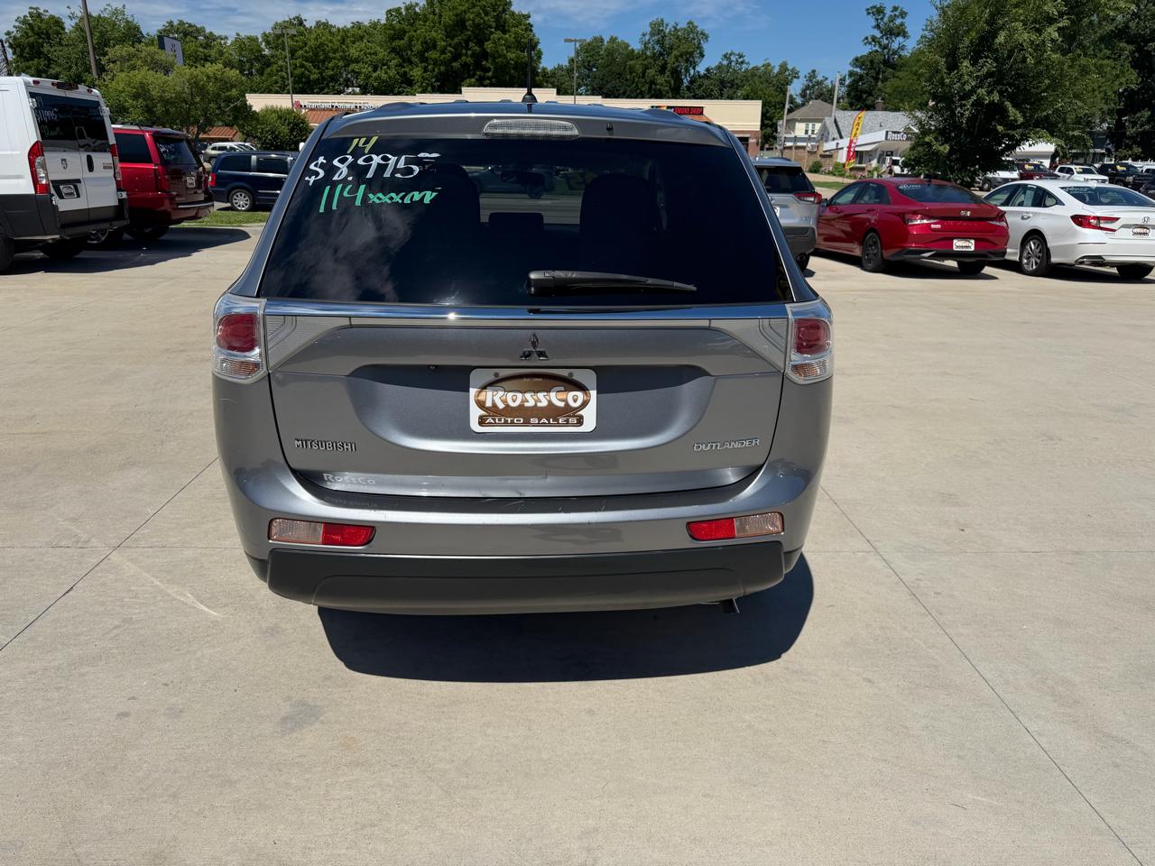 Mitsubishi Outlander 2WD 4dr SE 2014