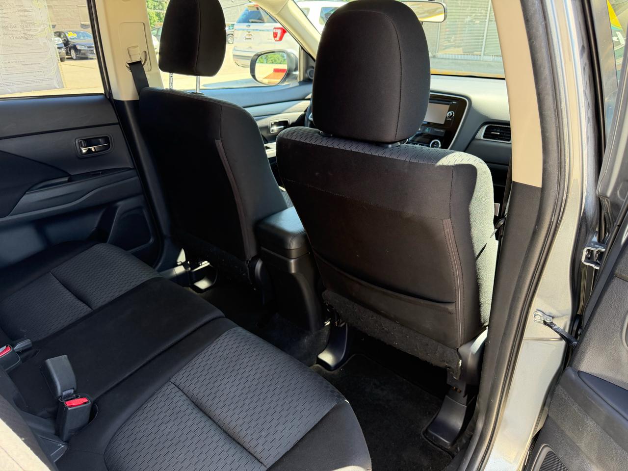 Mitsubishi Outlander 2WD 4dr SE 2014
