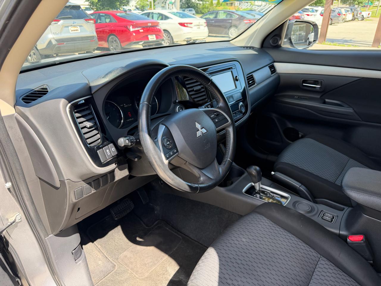 Mitsubishi Outlander 2WD 4dr SE 2014