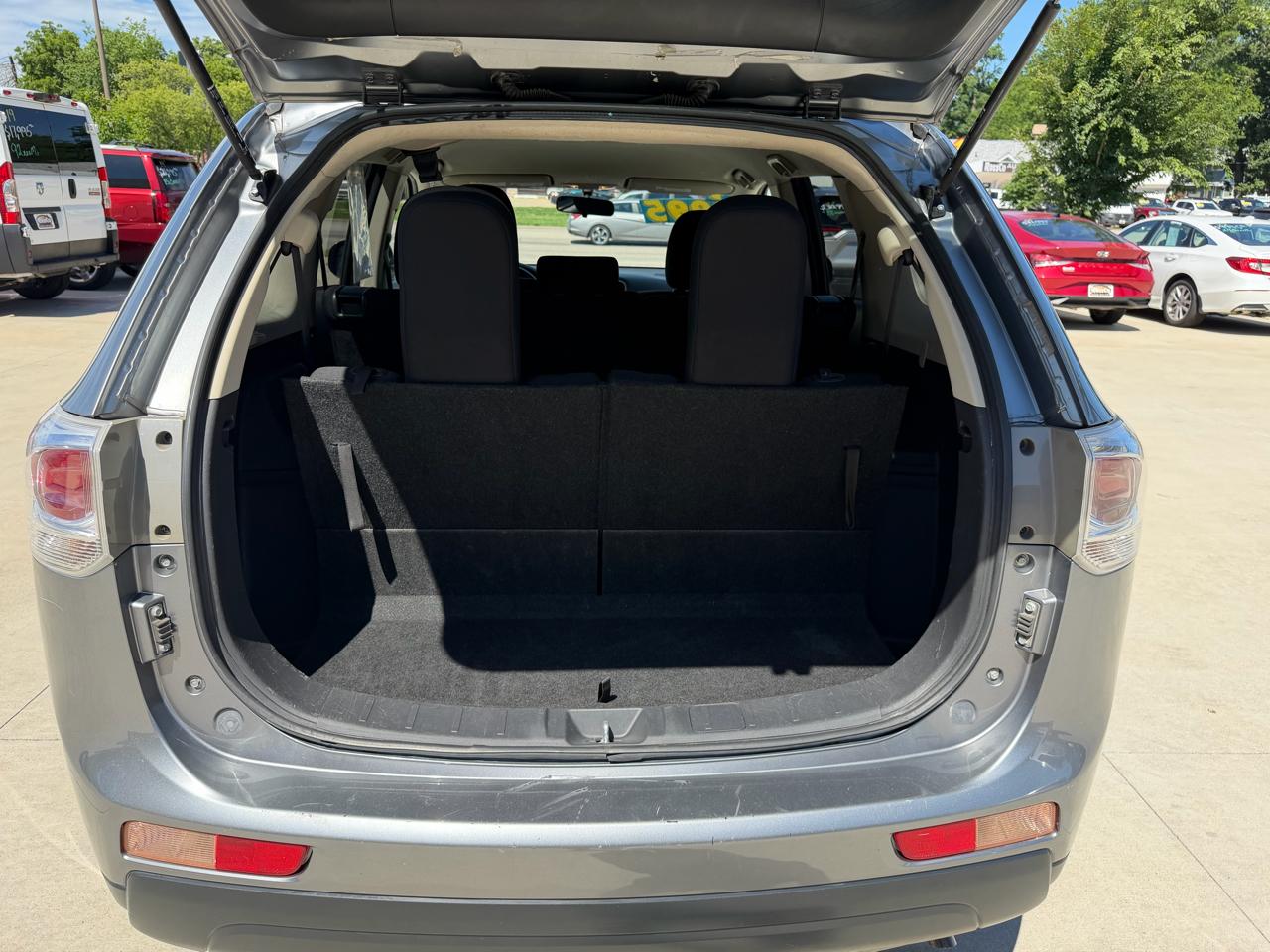 Mitsubishi Outlander 2WD 4dr SE 2014