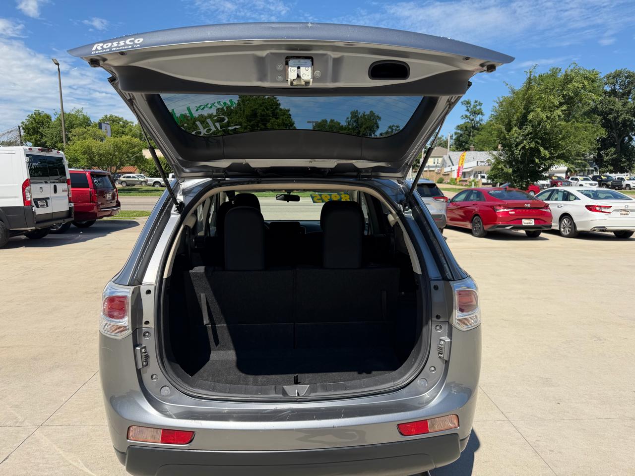 Mitsubishi Outlander 2WD 4dr SE 2014
