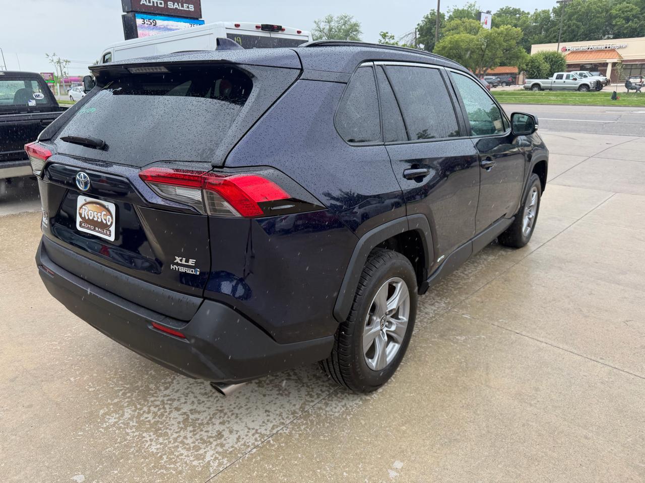Toyota RAV4 Hybrid XLE AWD (Natl) 2022