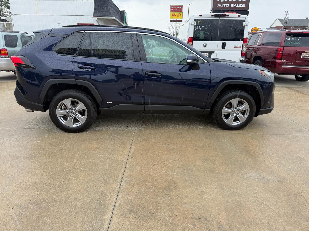 Toyota RAV4 Hybrid XLE AWD (Natl) 2022