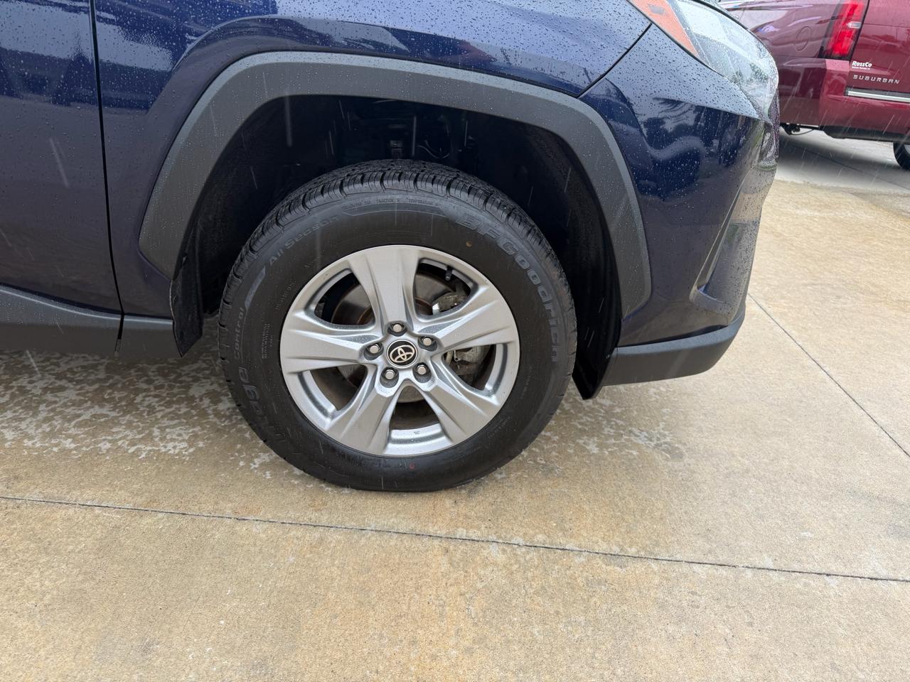 Toyota RAV4 Hybrid XLE AWD (Natl) 2022