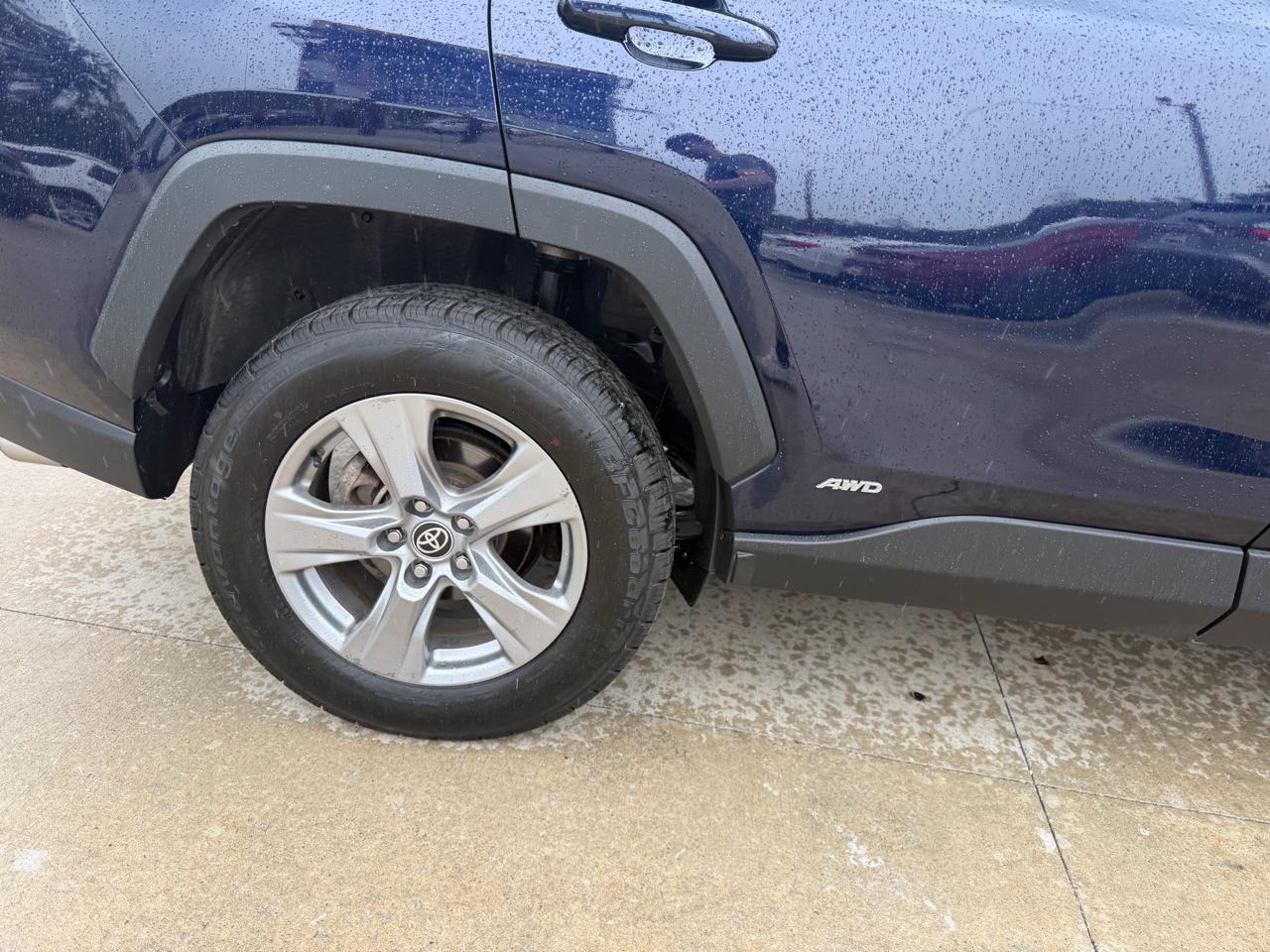 Toyota RAV4 Hybrid XLE AWD (Natl) 2022