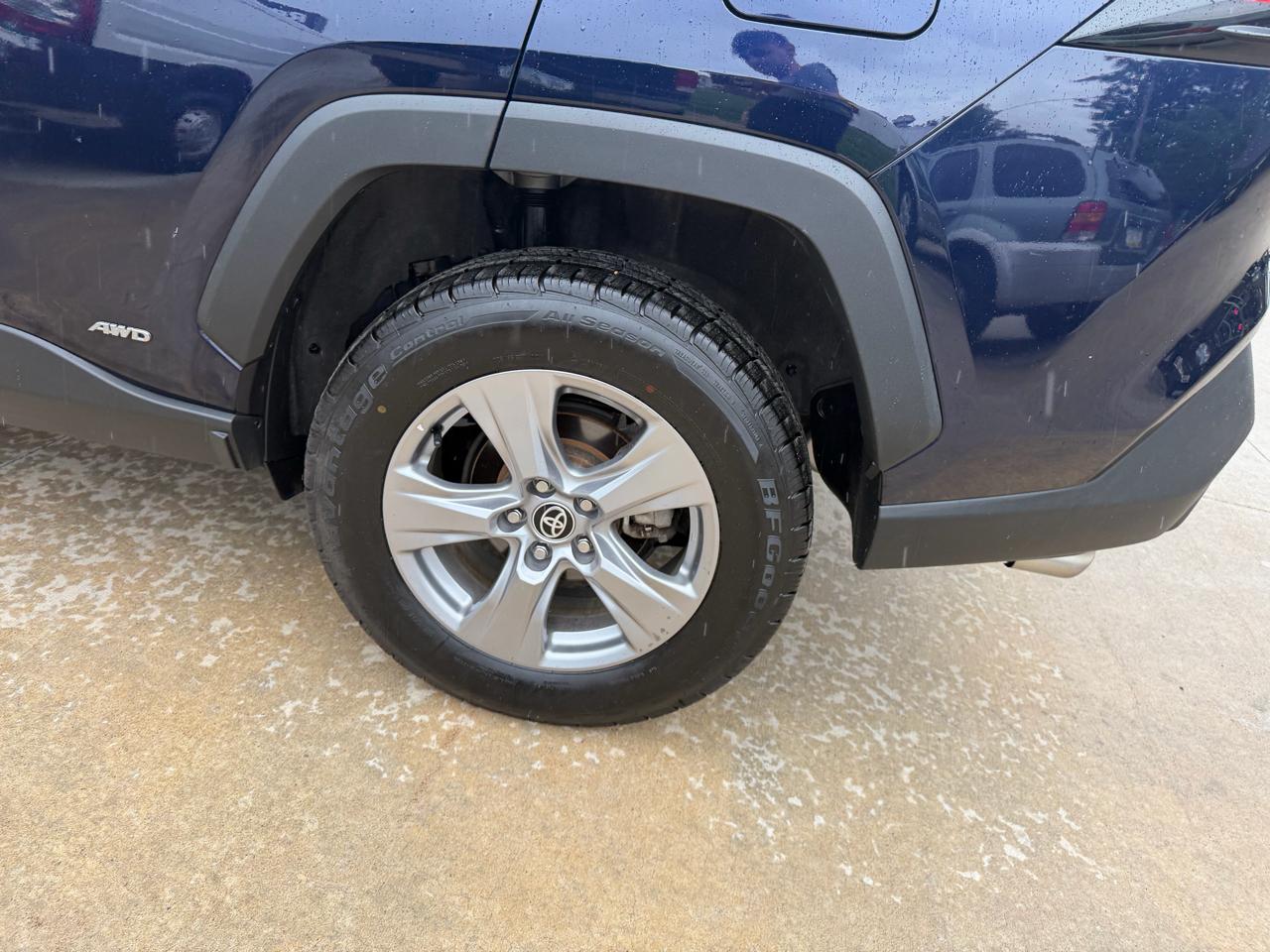 Toyota RAV4 Hybrid XLE AWD (Natl) 2022