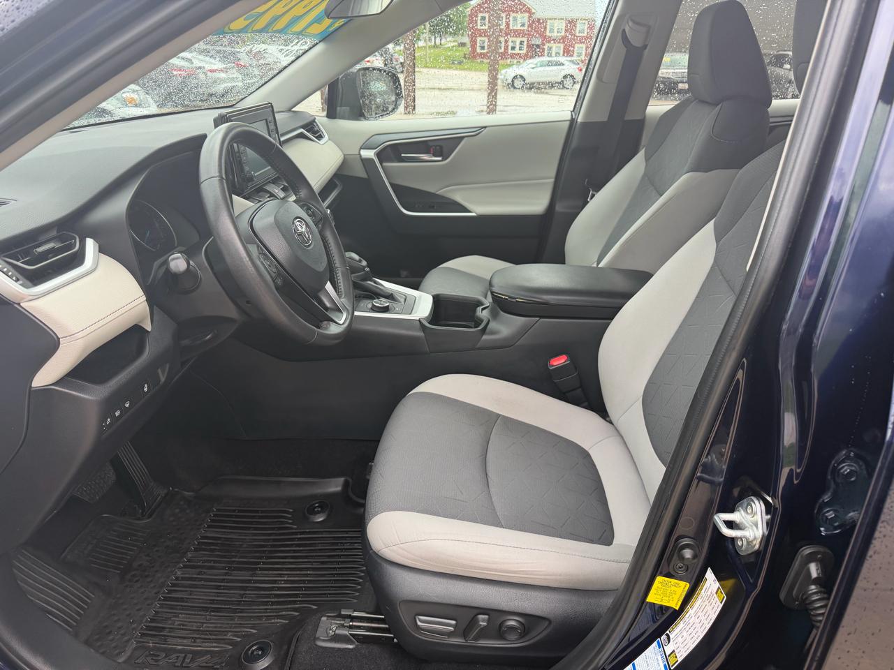 Toyota RAV4 Hybrid XLE AWD (Natl) 2022