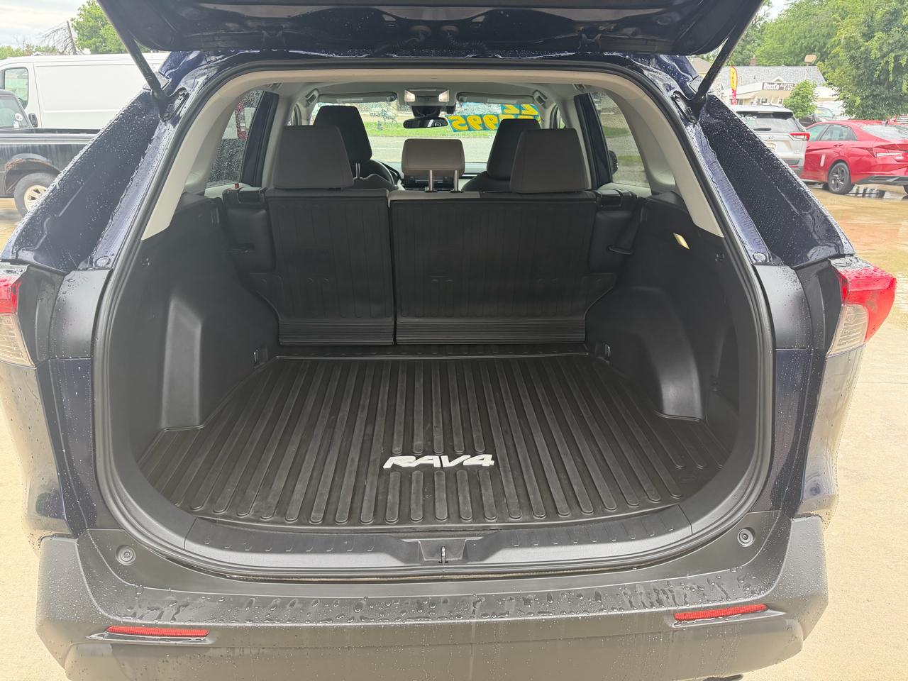 Toyota RAV4 Hybrid XLE AWD (Natl) 2022