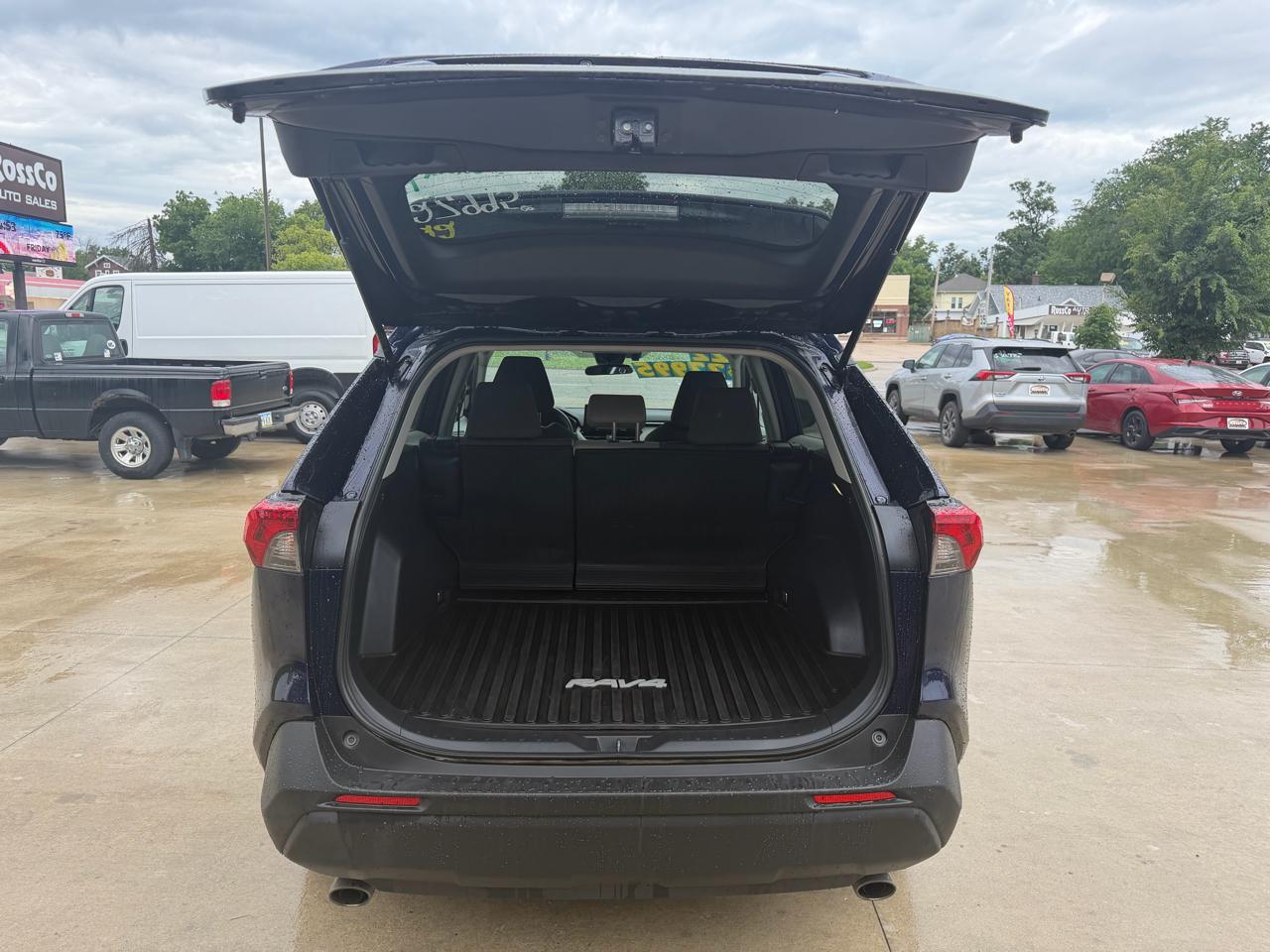 Toyota RAV4 Hybrid XLE AWD (Natl) 2022