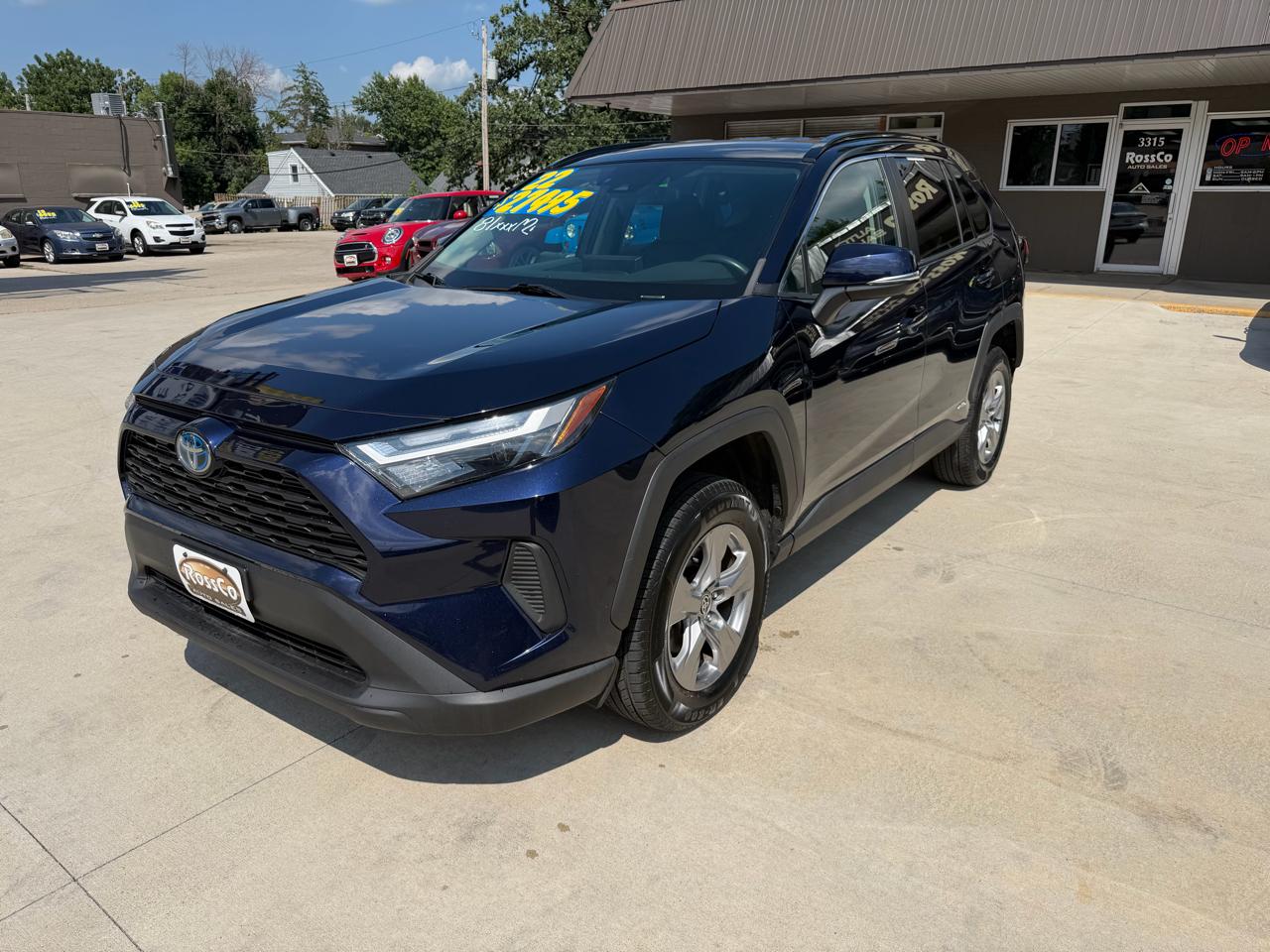 Toyota RAV4 Hybrid XLE AWD (Natl) 2022