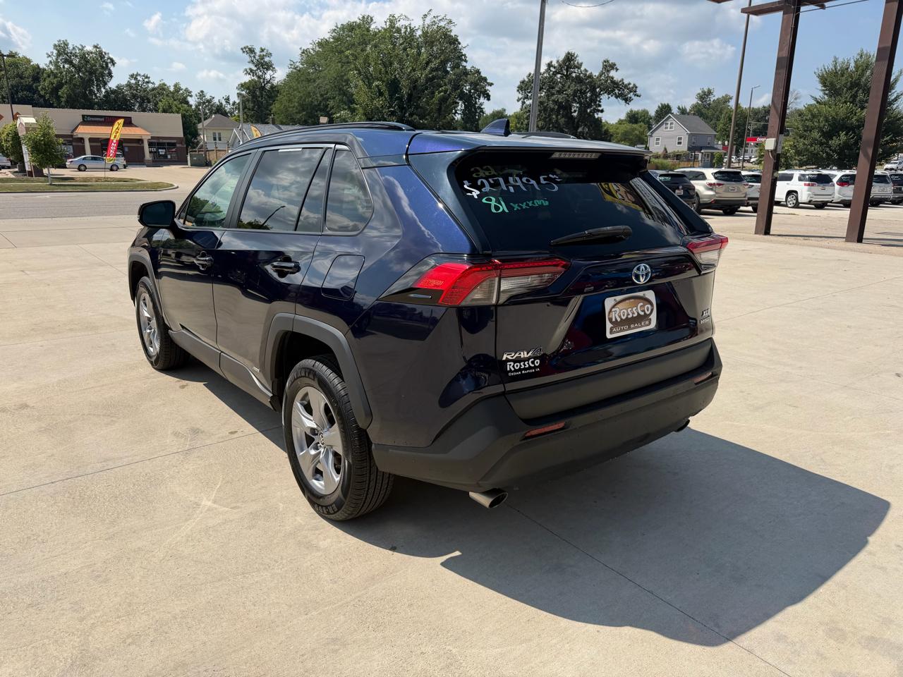 Toyota RAV4 Hybrid XLE AWD (Natl) 2022