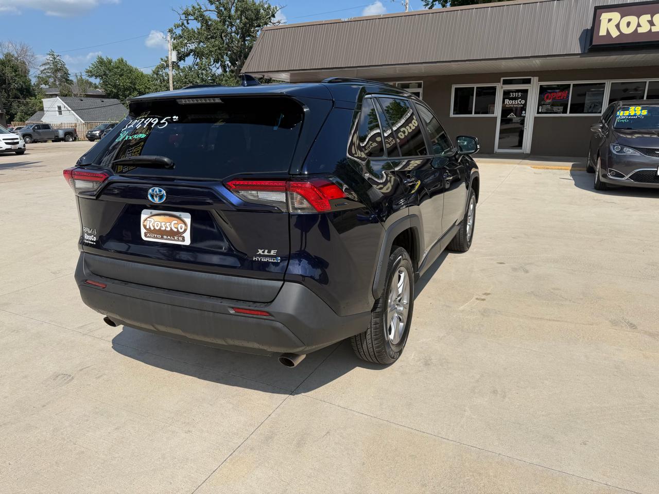 Toyota RAV4 Hybrid XLE AWD (Natl) 2022