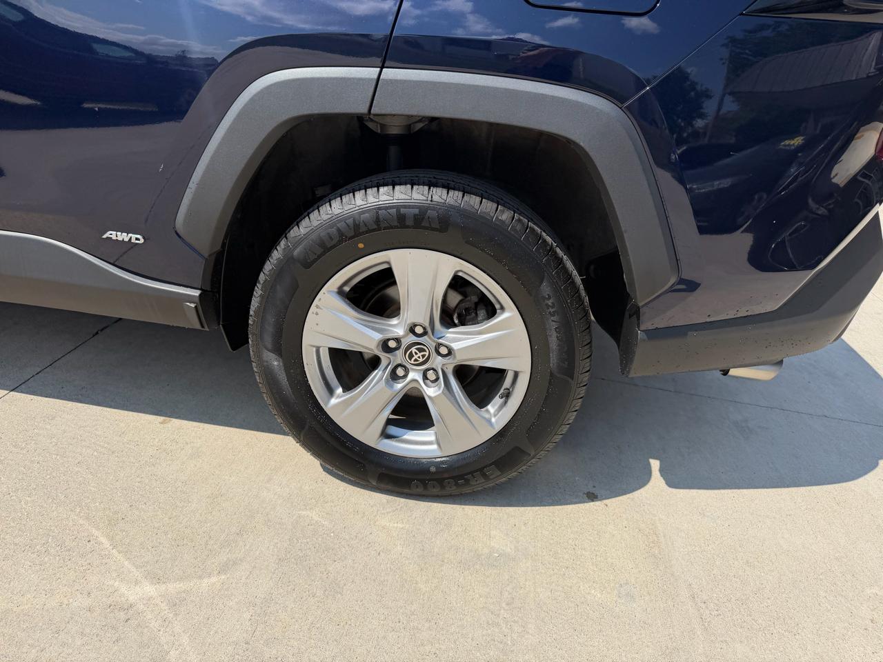 Toyota RAV4 Hybrid XLE AWD (Natl) 2022
